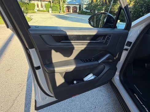 Used 2025 Porsche Cayenne GTS image 13