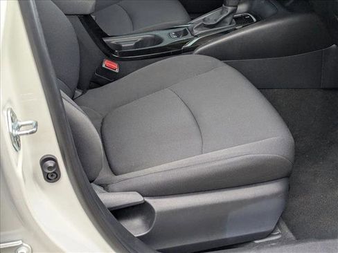 Used 2021 Toyota Corolla LE image 14