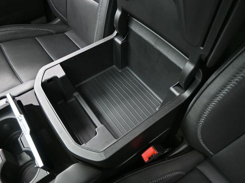 Used 2025 GMC Yukon Denali image 39