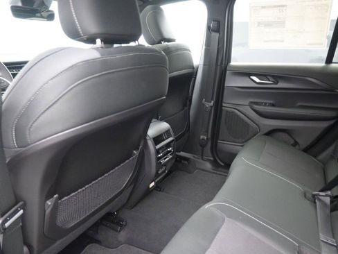 New 2025 Jeep Grand Cherokee Laredo X w/ Luxury Tech Group I image 10