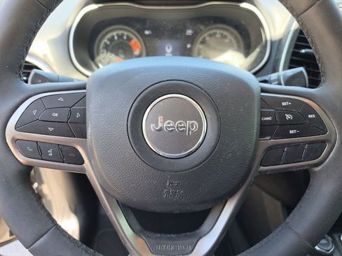 Used 2022 Jeep Cherokee Latitude Lux AWD/4WD image 29