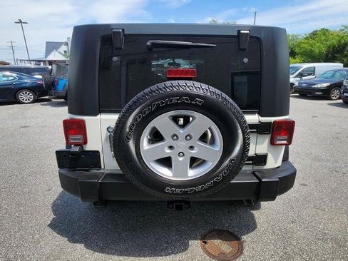 Used 2010 Jeep Wrangler Unlimited Sport AWD/4WD image 6
