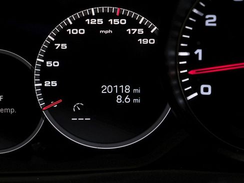 Used 2023 Porsche Cayenne S Platinum w/ Premium Package Plus image 20