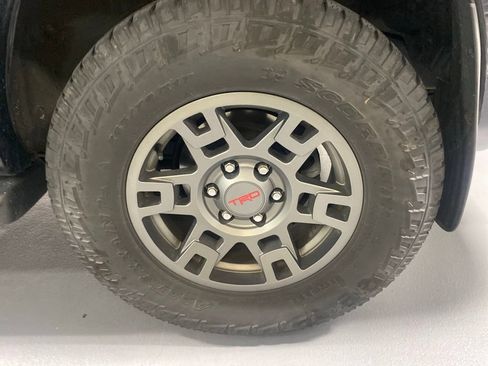 Used 2007 Toyota 4Runner SR5 AWD/4WD image 11