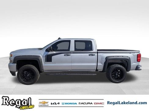 Used 2018 Chevrolet Silverado 1500 Custom w/ Custom Value Package image 5