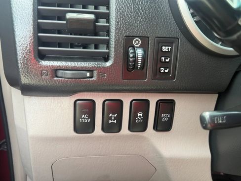 Used 2008 Toyota 4Runner Limited image 16