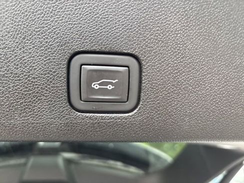 Used 2024 Cadillac XT6 Sport w/ Platinum Package image 8