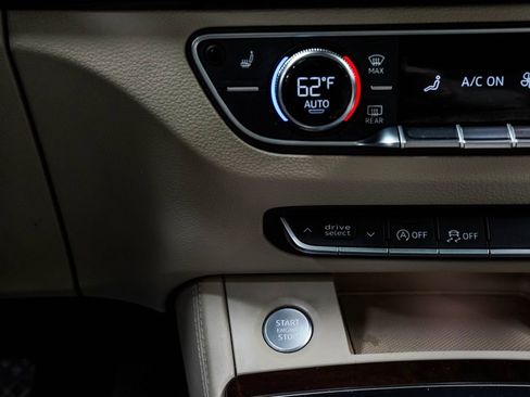 Used 2019 Audi Q5 2.0T Premium Plus w/ Premium Plus Package image 29