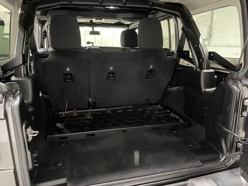 Used 2019 Jeep Wrangler Unlimited Sport S AWD/4WD image 17
