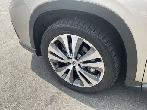 Used 2019 Subaru Ascent Limited AWD/4WD image 9