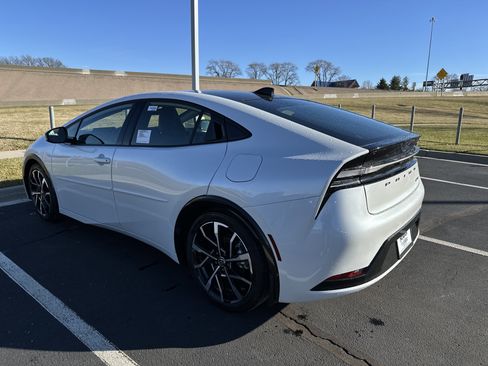 New 2026 Toyota Prius XSE Premium image 7
