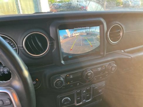 Used 2022 Jeep Wrangler Unlimited Sahara w/ Safety Group AWD/4WD image 24