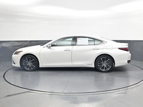 Used 2022 Lexus ES 300h w/ Premium Package FWD image 12