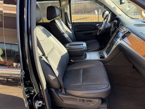 Used 2012 Cadillac Escalade ESV Platinum image 21