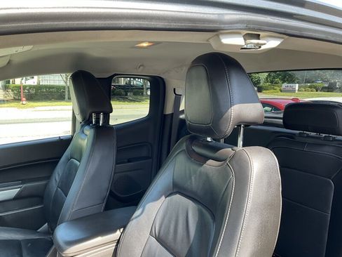 Used 2015 Chevrolet Colorado LT w/ Luxury Package RWD image 16