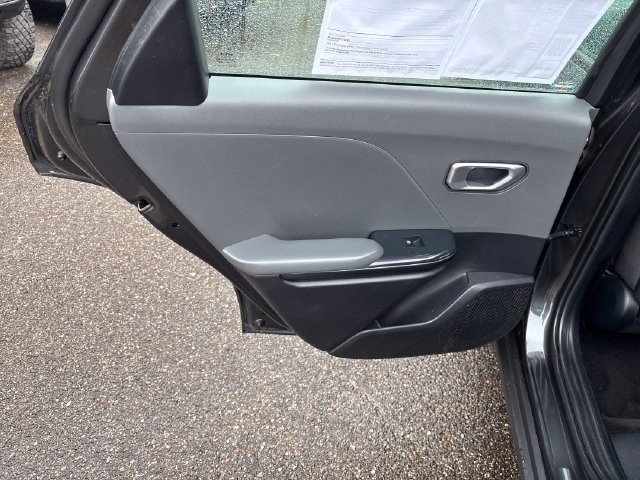 Used 2025 Kia K4 FWD image 19