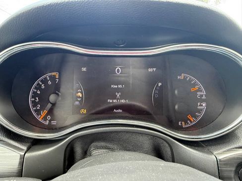 Used 2020 Jeep Grand Cherokee Altitude RWD image 14