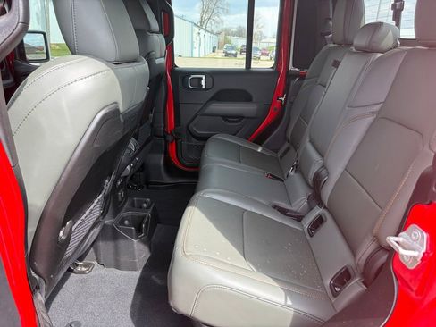 Used 2025 Jeep Gladiator Mojave image 17