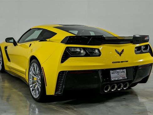 Used 2018 Chevrolet Corvette Z06 RWD image 10