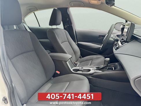 Used 2025 Toyota Corolla LE FWD image 20
