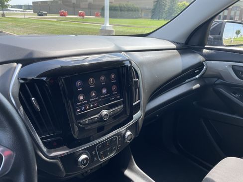 Used 2021 Chevrolet Traverse LS AWD/4WD image 15