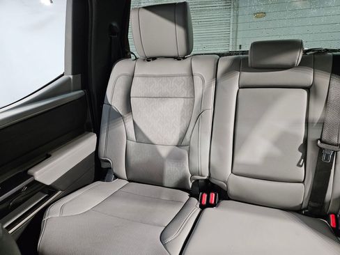 Used 2025 Toyota Tundra Limited AWD/4WD image 12