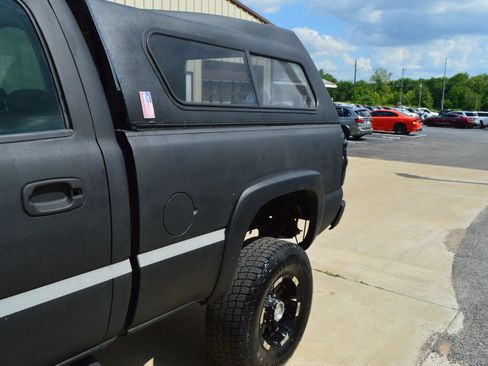 Used 2004 Chevrolet Silverado 2500 W/T w/ Skid Plate Package AWD/4WD image 4