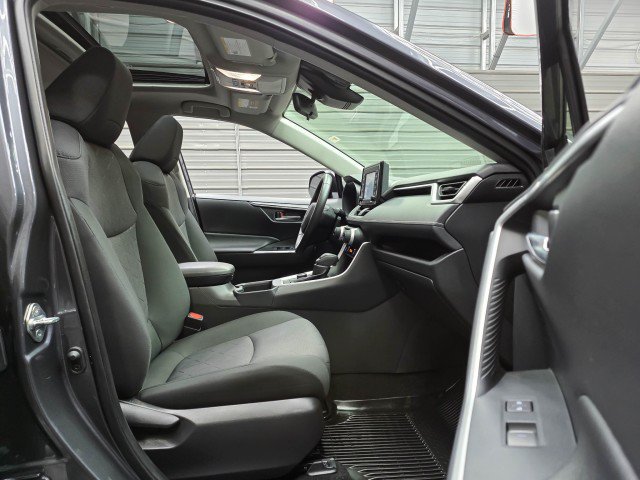 Used 2022 Toyota RAV4 XLE w/ Convenience Package AWD/4WD image 15