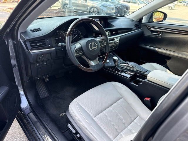 Used 2018 Lexus ES 350 w/ Luxury Package w/Wood Trim FWD image 16