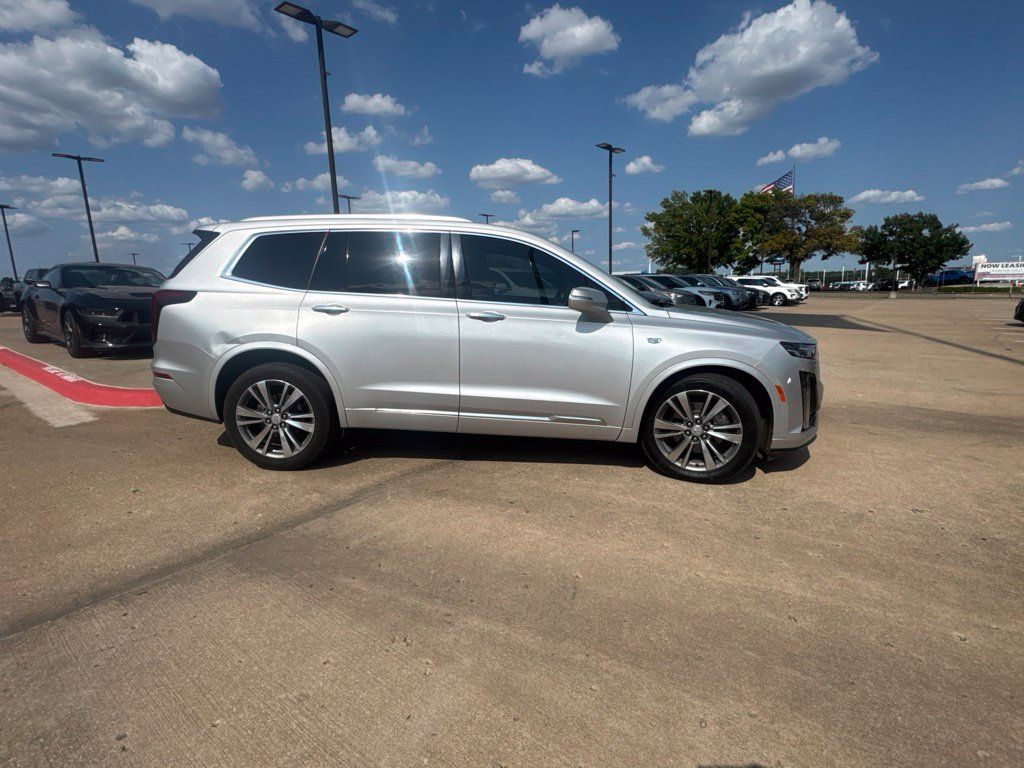 Used 2020 Cadillac XT6 Premium Luxury w/ LPO, Floor Liner Package FWD image 3