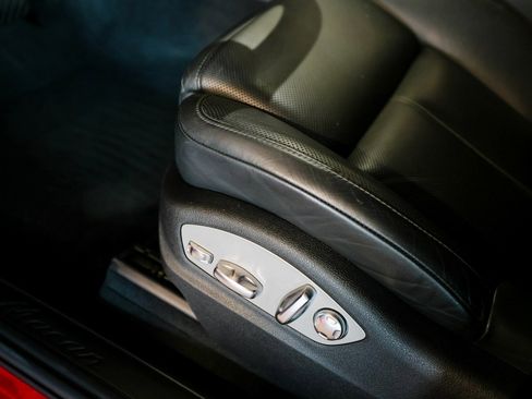 Certified 2021 Porsche Macan image 14