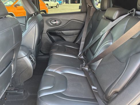 Used 2021 Jeep Cherokee Latitude Plus image 25