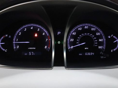 Used 2011 Toyota Avalon Limited FWD image 3