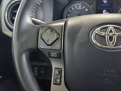 Used 2018 Toyota Tacoma TRD Off-Road AWD/4WD image 21