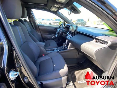 Used 2024 Toyota Corolla Cross AWD Hybrid w/ Moonroof Package image 14