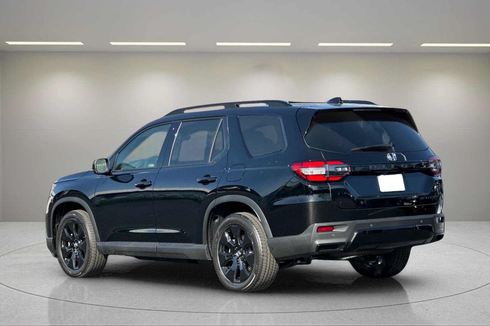 New 2026 Honda Pilot Black Edition image 5