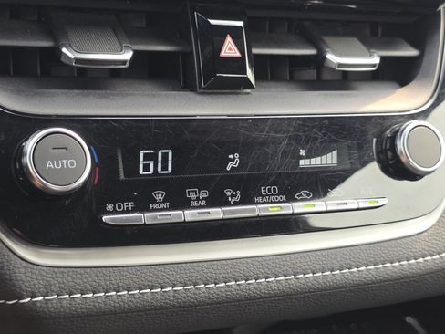 Used 2024 Toyota Corolla SE FWD image 6
