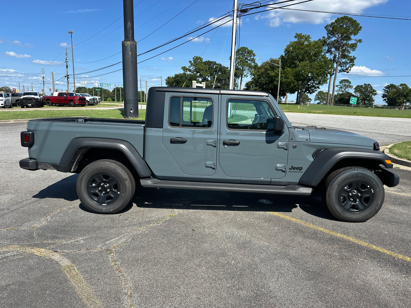 New 2026 Jeep Gladiator Sport AWD/4WD image 5