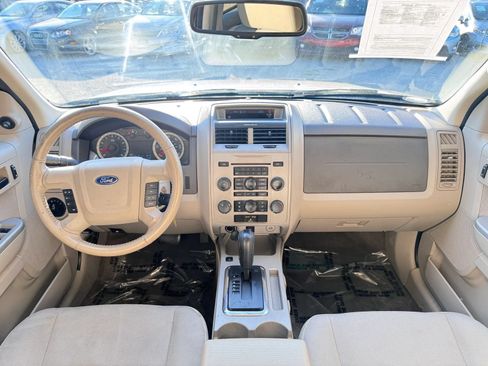 Used 2011 Ford Escape XLT FWD image 2