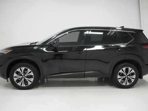 Used 2021 Nissan Rogue SV FWD image 4