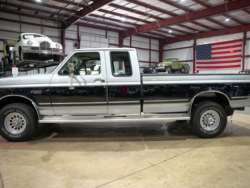 Used 1993 Ford F250 XLT image 4
