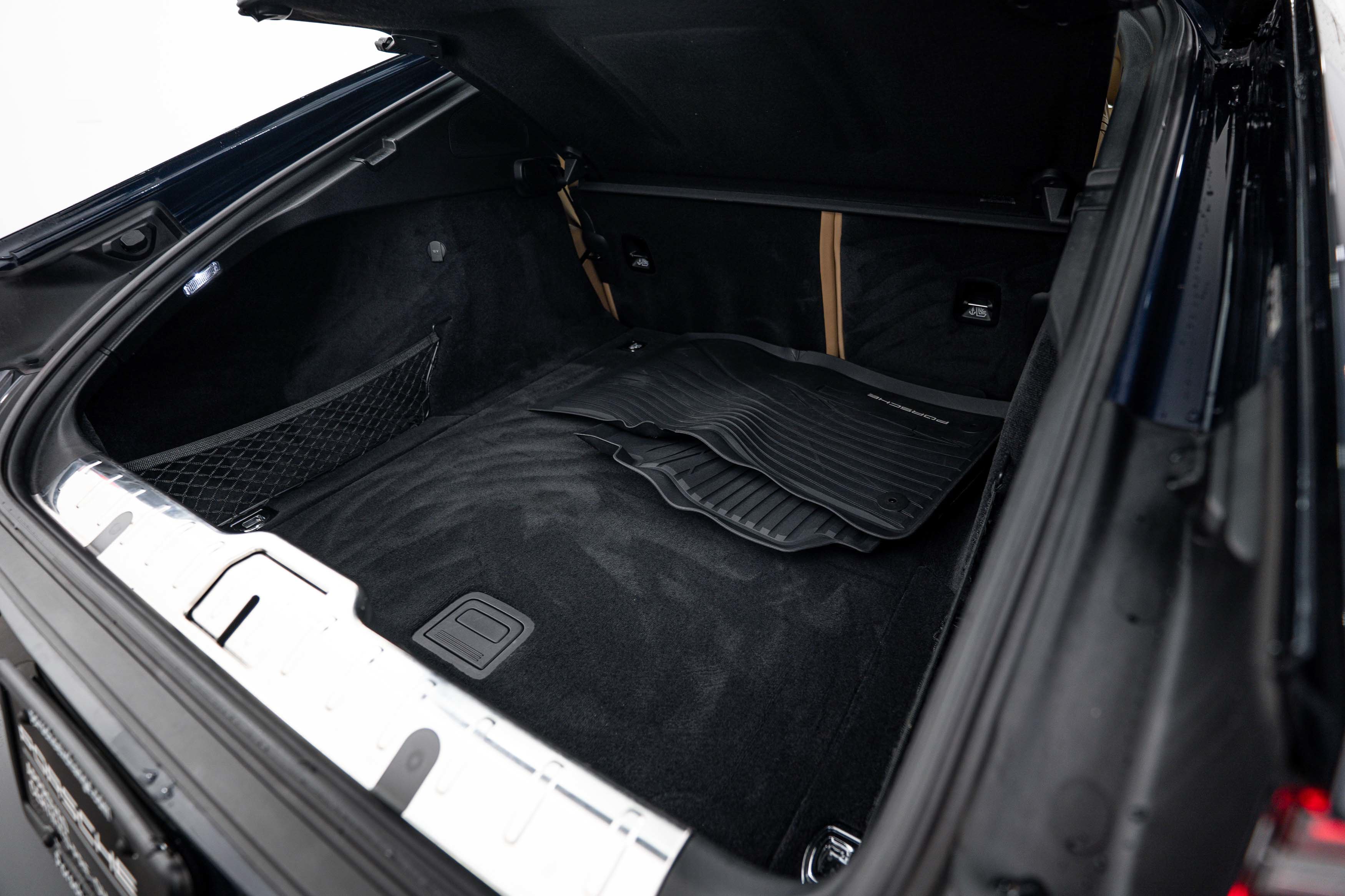 Certified 2020 Porsche Panamera 4 AWD/4WD image 25