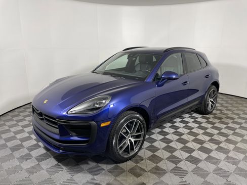 Used 2025 Porsche Macan image 11