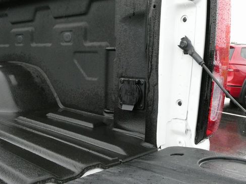 Used 2024 GMC Sierra 2500 SLE w/ SLE Convenience Package image 24