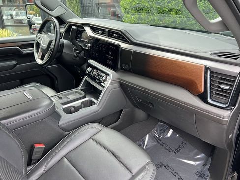 Used 2024 GMC Sierra 3500 Denali w/ Denali Reserve Package image 28