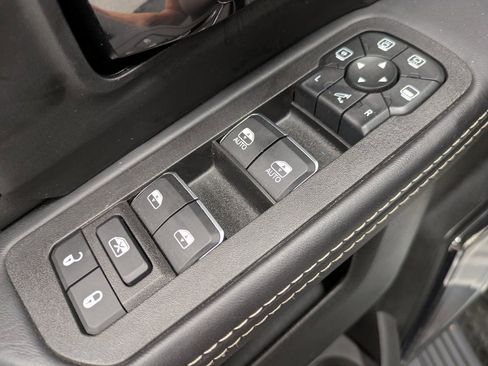 Used 2025 RAM 3500 Limited image 9