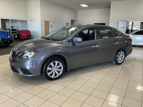 Used 2019 Nissan Sentra S image 4