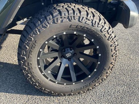 Used 2021 Jeep Wrangler Unlimited Sahara image 14