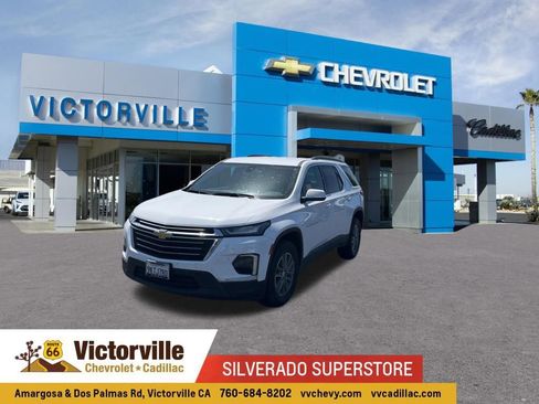 Used 2023 Chevrolet Traverse LT FWD image 1