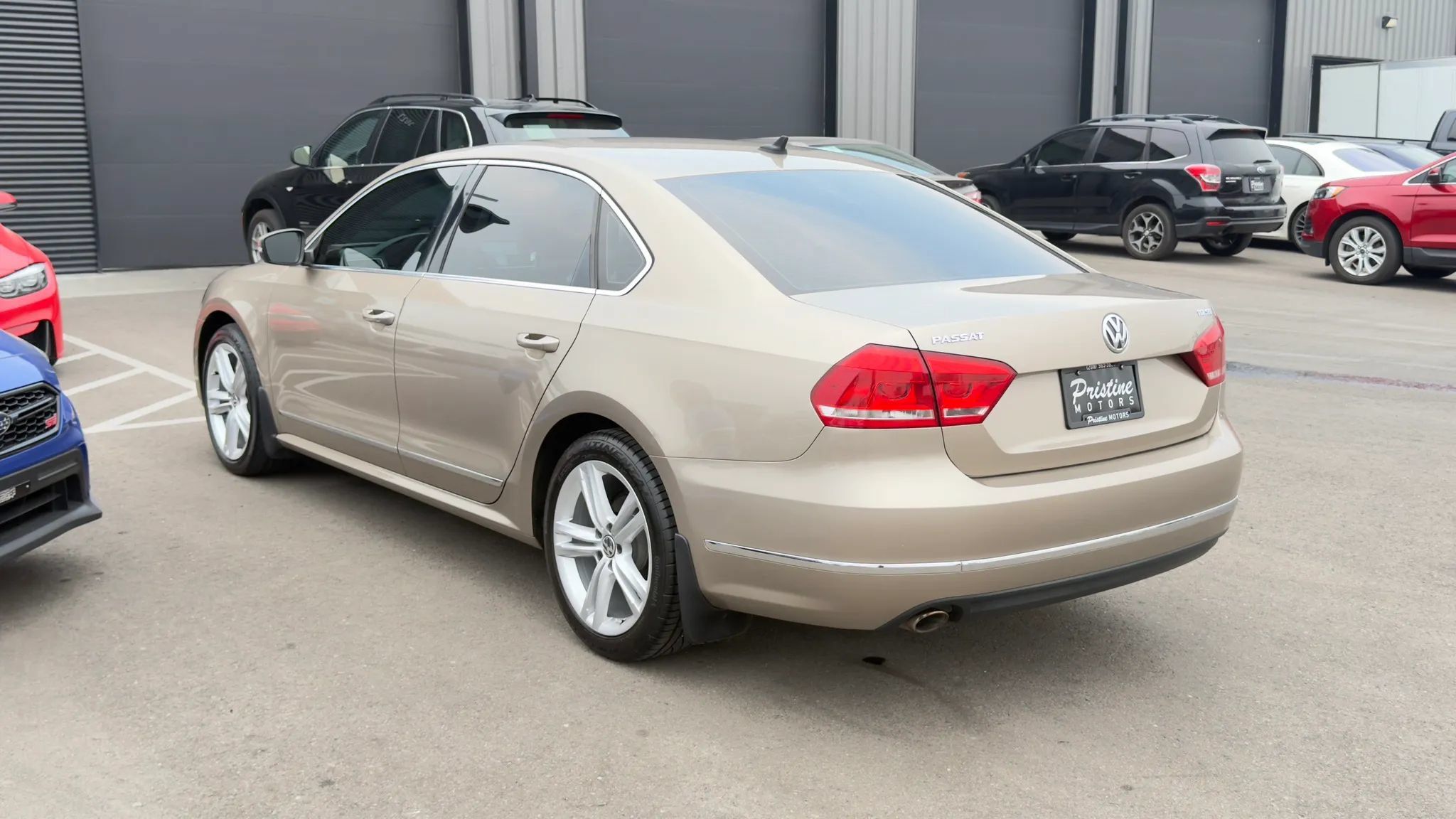 Used 2015 Volkswagen Passat TDI SEL Premium FWD image 5